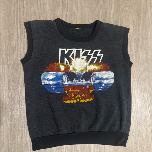 Vintage Kiss World Tour Sweater Sleeveless T-Shirt 1983 Size M - Picture 1 of 7